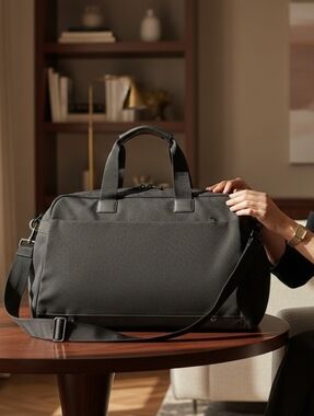 Lo & Sons The Cambridge Weekender Classic Travel Carryall